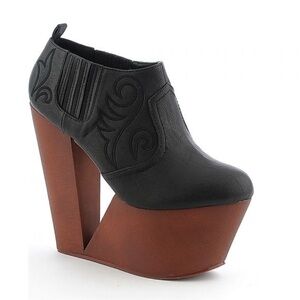 PRIVILEGED
WOMENS MINER
Women – Black